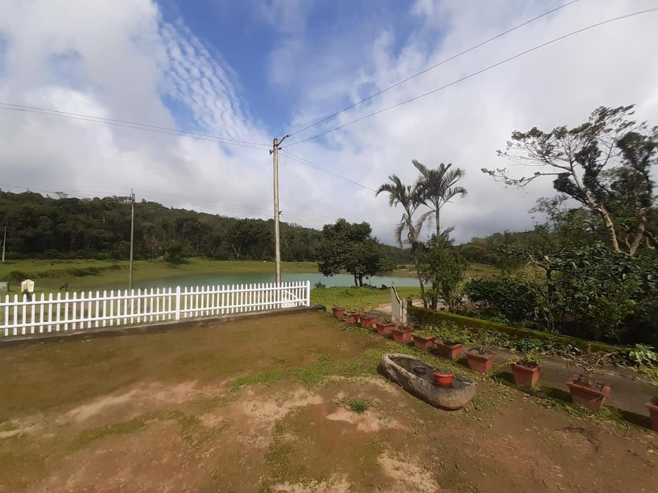 Athena Homestay Somvārpet エクステリア 写真